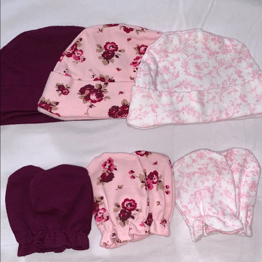 Infant mittens with matching caps